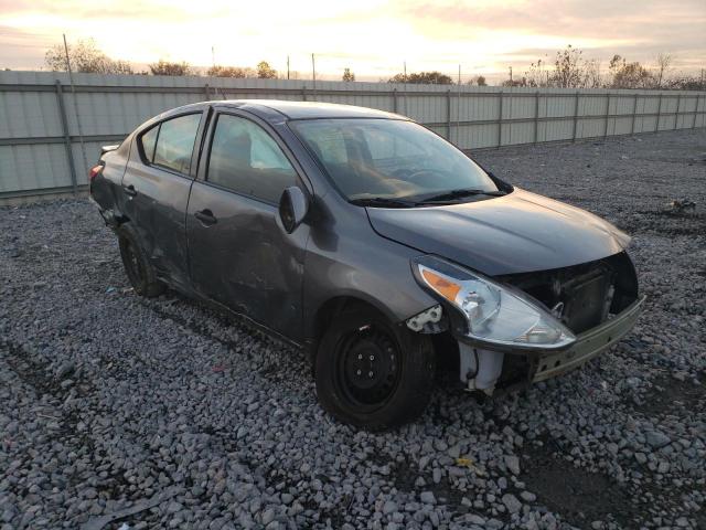 3N1CN7AP6HL903144 - 2017 NISSAN VERSA S GRAY photo 4