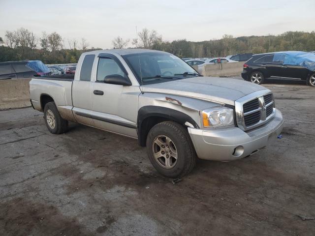 1D7HE42N45S176460 - 2005 DODGE DAKOTA SLT SILVER photo 4