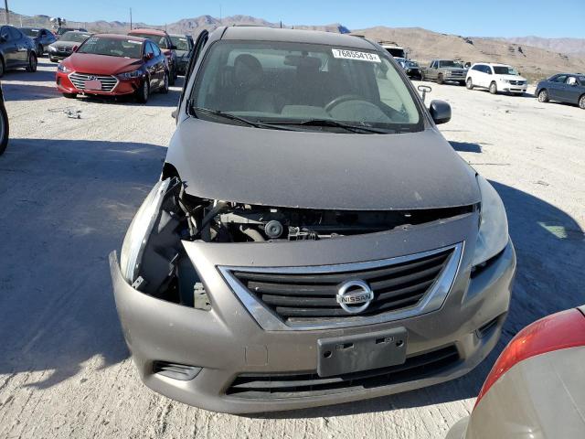 3N1CN7AP6EL828070 - 2014 NISSAN VERSA S GRAY photo 5