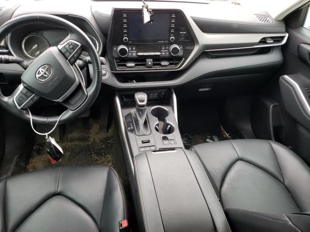 5TDHZRBH4NS172777 - 2022 TOYOTA HIGHLANDER XLE WHITE photo 8