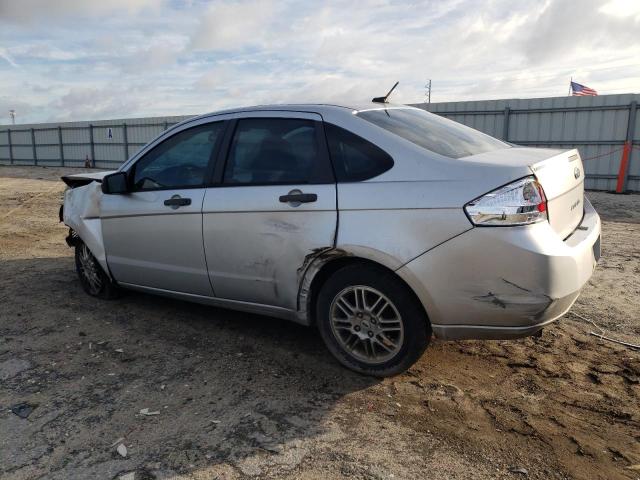 1FAHP3FN2BW174824 - 2011 FORD FOCUS SE SILVER photo 2