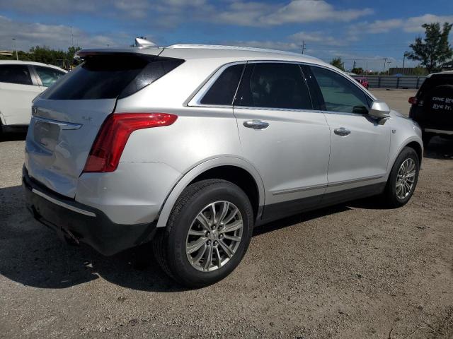 1GYKNCRS6JZ191589 - 2018 CADILLAC XT5 LUXURY SILVER photo 3