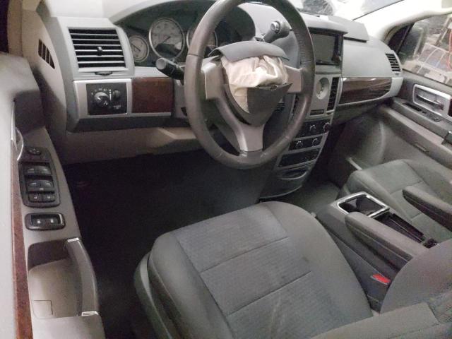 2A4RR5DX3AR393611 - 2010 CHRYSLER TOWN & COU TOURING SILVER photo 8