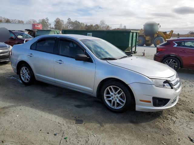 3FAHP0GA2BR262611 - 2011 FORD FUSION S SILVER photo 4