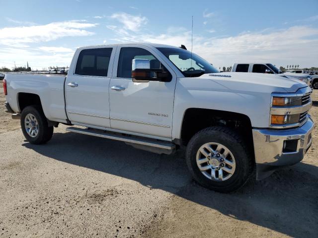 1GC1KTEY3KF162042 - 2019 CHEVROLET SILVERADO K2500 HEAVY DUTY LTZ WHITE photo 4