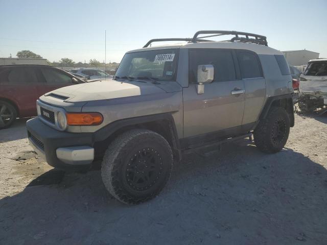 2012 TOYOTA FJ CRUISER, 