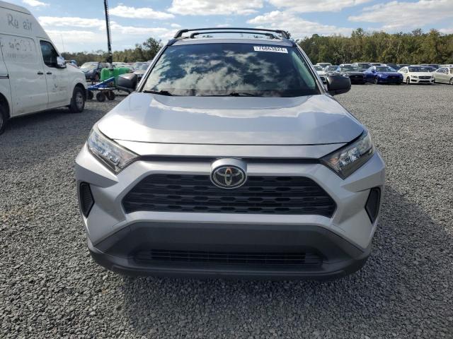 JTMH1RFV8KJ015804 - 2019 TOYOTA RAV4 LE SILVER photo 5