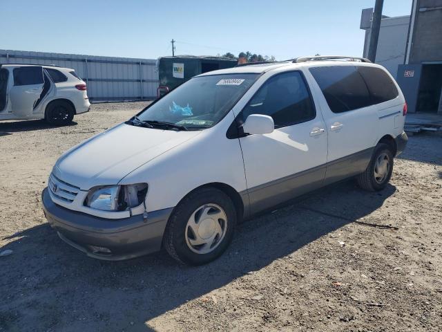 2002 TOYOTA SIENNA LE, 