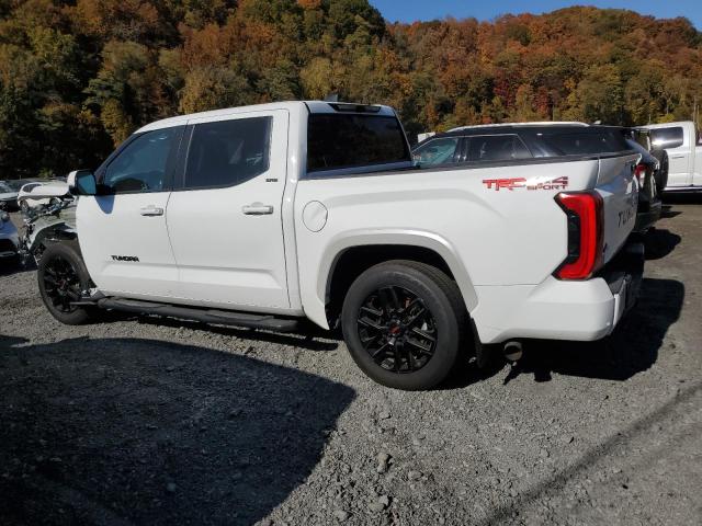 5TFLA5DB2RX131096 - 2024 TOYOTA TUNDRA CREWMAX SR WHITE photo 2