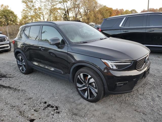 YV4L12UL0R2214012 - 2024 VOLVO XC40 PLUS BLACK photo 4