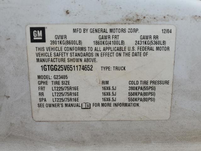 1GTGG25V651174652 - 2005 GMC SAVANA G2500 WHITE photo 13