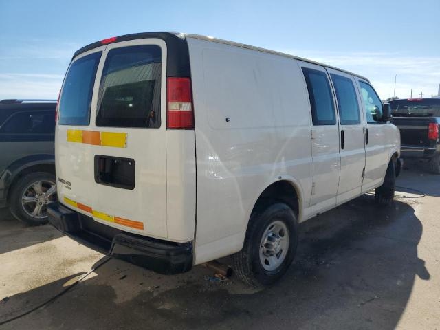 1GCWGFCF5F1162606 - 2015 CHEVROLET EXPRESS G2 WHITE photo 3