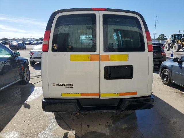 1GCWGFCF5F1162606 - 2015 CHEVROLET EXPRESS G2 WHITE photo 6