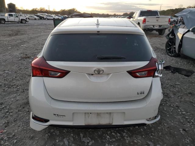 JTNKARJE3JJ563636 - 2018 TOYOTA COROLLA IM WHITE photo 6