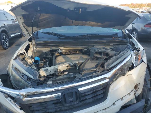 5FPYK3F61HB015511 - 2017 HONDA RIDGELINE RTL 白色 照片 11