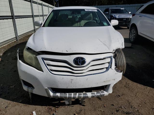 4T1BF3EK9BU584313 - 2011 TOYOTA CAMRY BASE WHITE photo 5