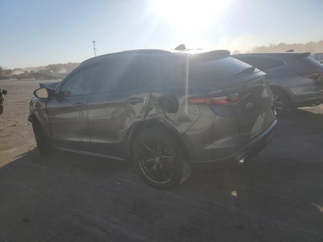 ZASPAKBN0M7D11450 - 2021 ALFA ROMEO STELVIO TI GRAY photo 2