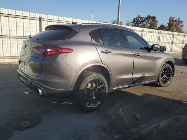 ZASPAKBN0M7D11450 - 2021 ALFA ROMEO STELVIO TI GRAY photo 3