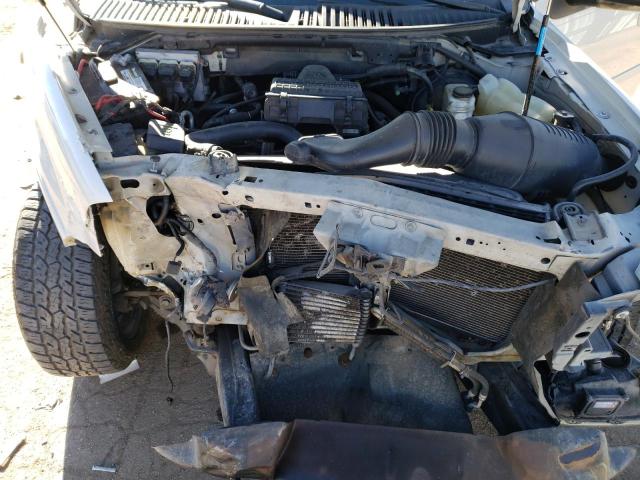 5LMFU275X5LJ20074 - 2005 LINCOLN NAVIGATOR 白色 照片 11