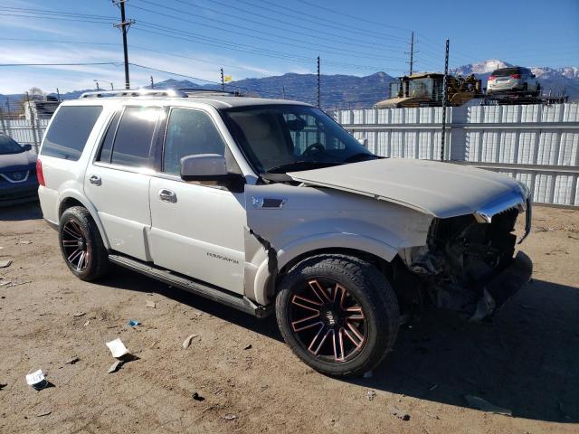 5LMFU275X5LJ20074 - 2005 LINCOLN NAVIGATOR 白色 照片 4