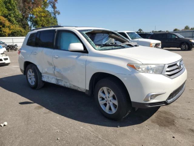 5TDZK3EH1DS135766 - 2013 TOYOTA HIGHLANDER BASE WHITE photo 4