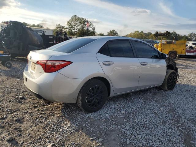 5YFBURHE8JP757625 - 2018 TOYOTA COROLLA L SILVER photo 3