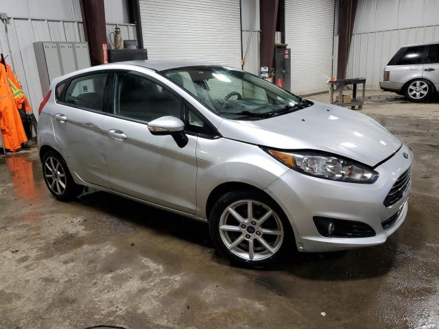 3FADP4EJXFM101595 - 2015 FORD FIESTA SE SILVER photo 4