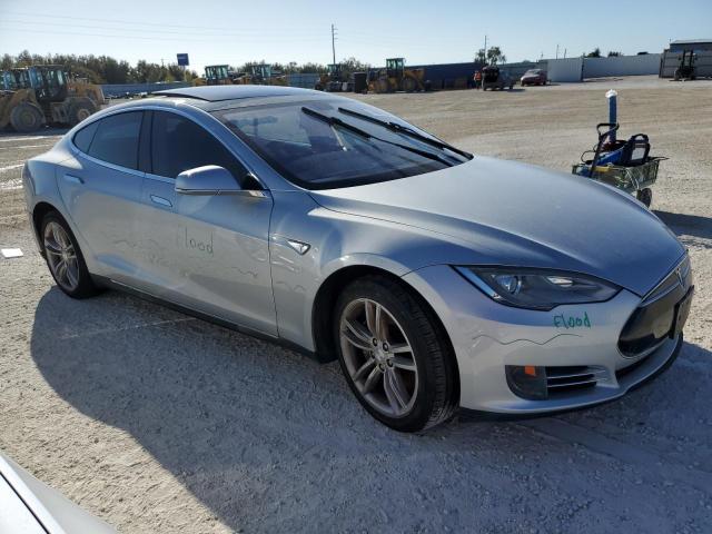 5YJSA1CG1DFP16935 - 2013 TESLA MODEL S Gümüş foto 4