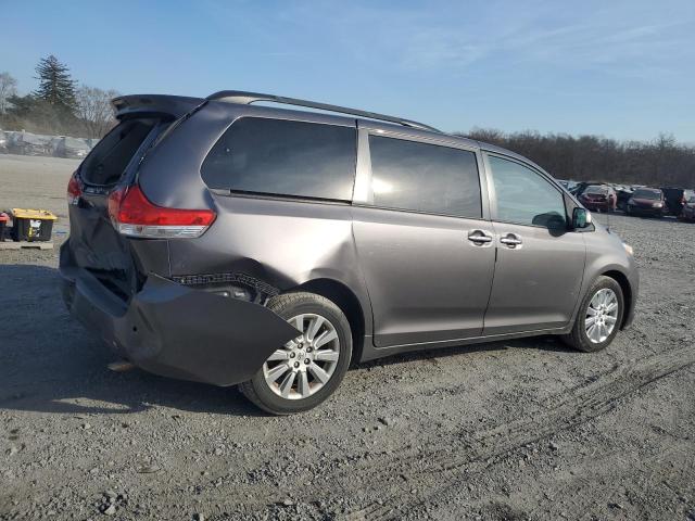 5TDDK3DC8DS068390 - 2013 TOYOTA SIENNA XLE GRAY photo 3