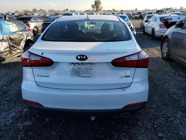 KNAFX4A82G5475208 - 2016 KIA FORTE EX WHITE photo 6