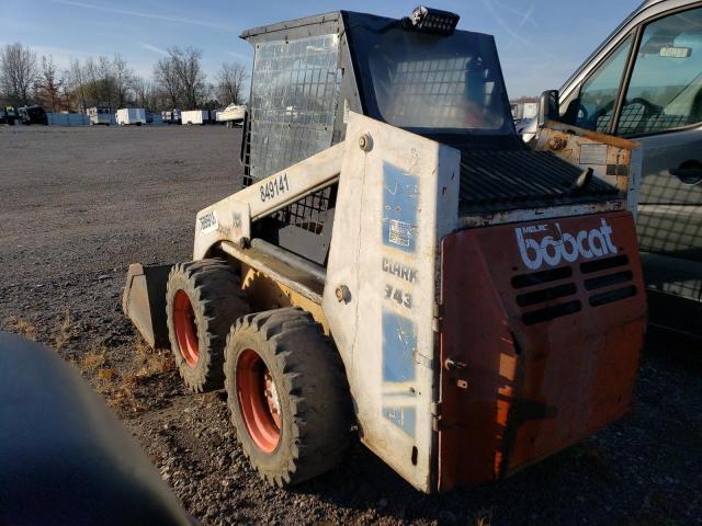 5019M11176 - 1984 BOBCAT SKIDSTEER WHITE photo 3