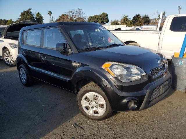 KNDJT2A55D7486352 - 2013 KIA SOUL BLACK photo 4