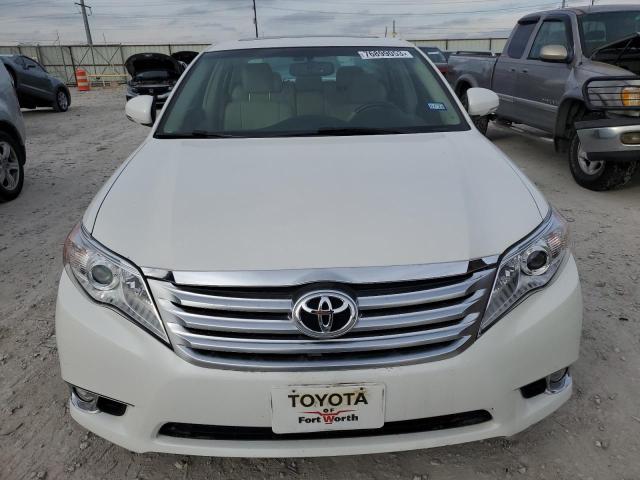 4T1BK3DB8BU437221 - 2011 TOYOTA AVALON BASE WHITE photo 5