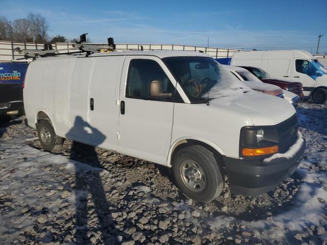 1GCZGHFG9H1350254 - 2017 CHEVROLET EXPRESS G3 WHITE photo 4