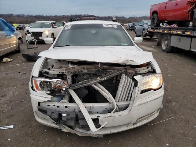 2C3CCAAG0EH223152 - 2014 CHRYSLER 300 WHITE photo 5