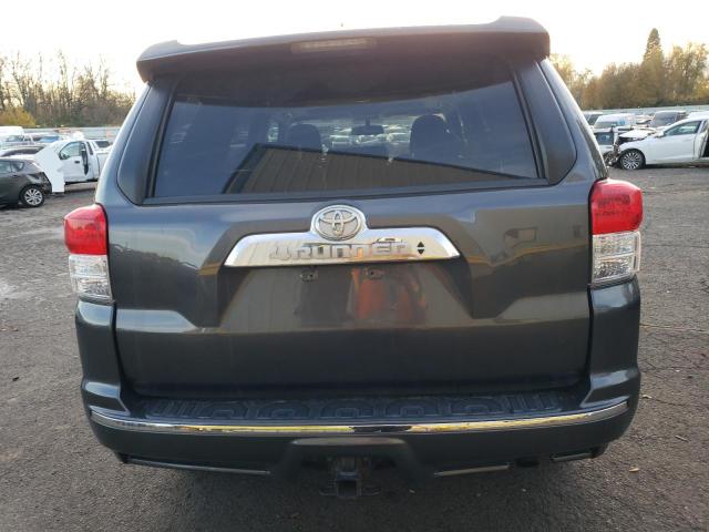 JTEBU5JR4D5142296 - 2013 TOYOTA 4RUNNER SR5 GRAY photo 6