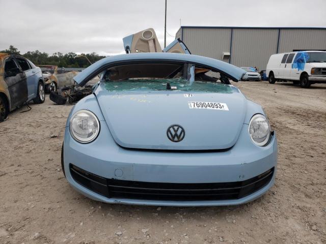 3VWJ07AT0EM659364 - 2014 VOLKSWAGEN BEETLE BLUE photo 5