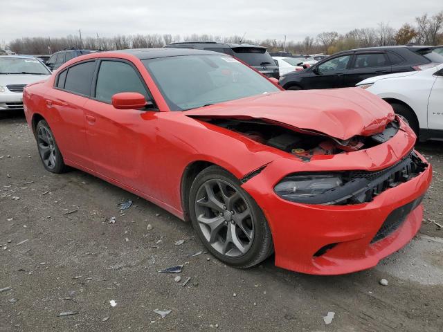 2C3CDXHG5GH350813 - 2016 DODGE CHARGER SXT RED photo 4