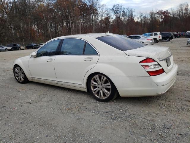 WDDNG71X98A191936 - 2008 MERCEDES-BENZ S 550 WHITE photo 2