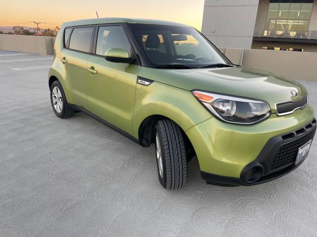 KNDJN2A25G7874203 - 2016 KIA SOUL GREEN photo 1