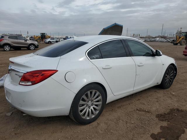 W04GX5GV2B1059423 - 2011 BUICK REGAL CXL WHITE photo 3