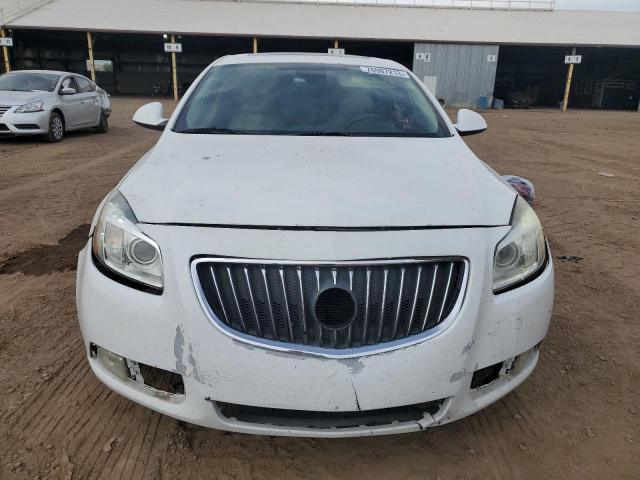 W04GX5GV2B1059423 - 2011 BUICK REGAL CXL WHITE photo 5