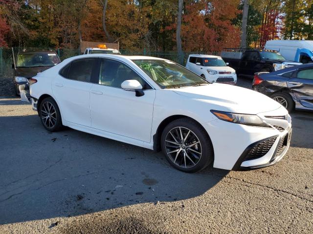 4T1G11BK2PU080108 - 2023 TOYOTA CAMRY SE NIGHT SHADE WHITE photo 4