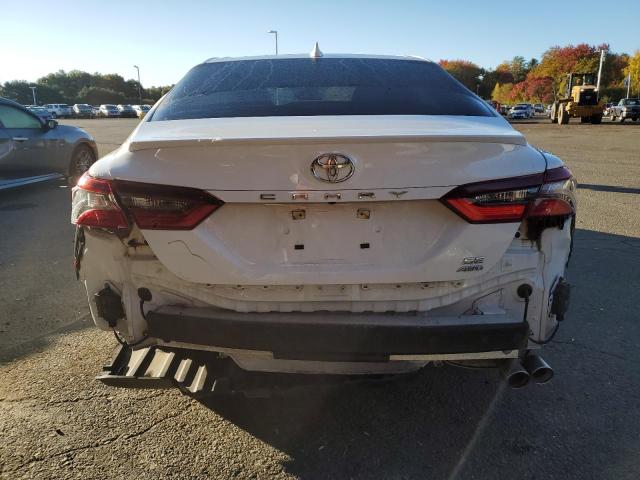 4T1G11BK2PU080108 - 2023 TOYOTA CAMRY SE NIGHT SHADE WHITE photo 6