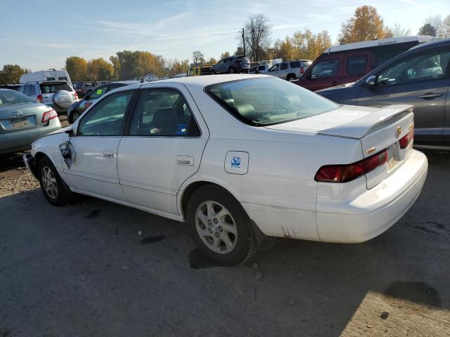 JT2BF28K4X0169420 - 1999 TOYOTA CAMRY LE WHITE photo 2