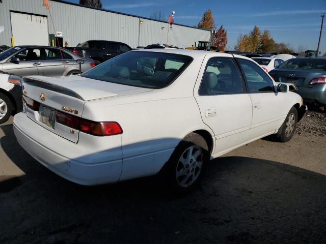 JT2BF28K4X0169420 - 1999 TOYOTA CAMRY LE WHITE photo 3