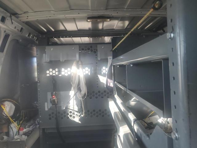 1GCWGAFP5J1179681 - 2018 CHEVROLET EXPRESS G2 WHITE photo 10