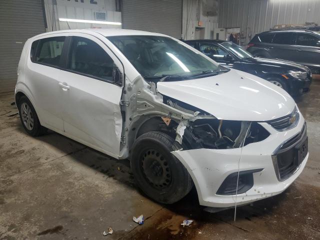 1G1JG6SH2J4103994 - 2018 CHEVROLET SONIC TWO TONE photo 4