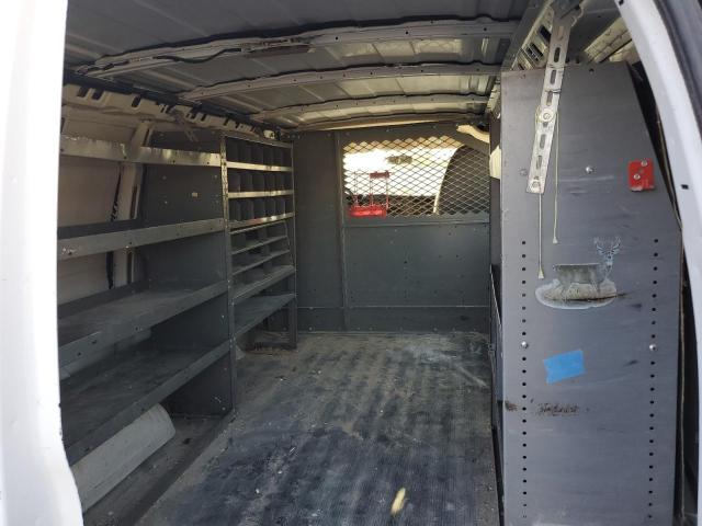 1GCSGAFX4E1158129 - 2014 CHEVROLET EXPRESS G1 WHITE photo 11