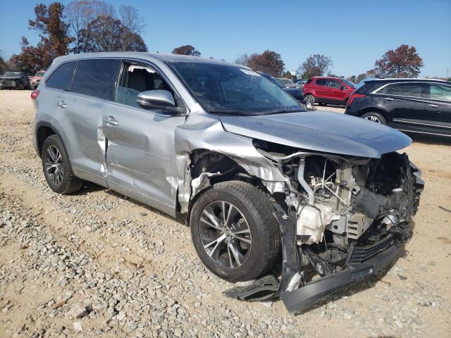 5TDZZRFH1JS278063 - 2018 TOYOTA HIGHLANDER LE SILVER photo 4